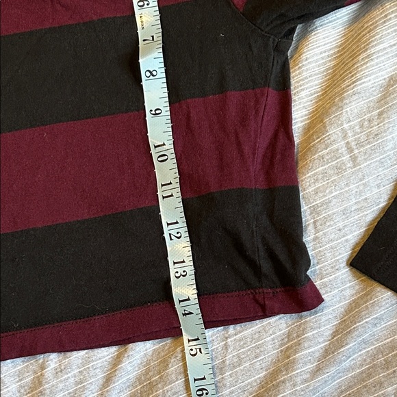 Forever 21 Black and Burgundy Striped Crop Top - Picture 6 of 7